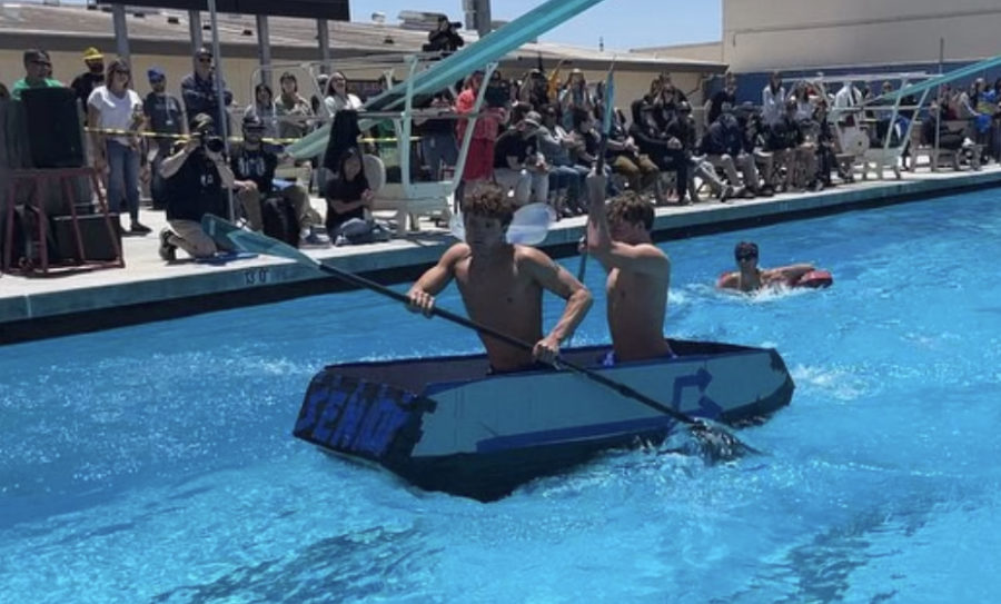 Senior race the winning boat.