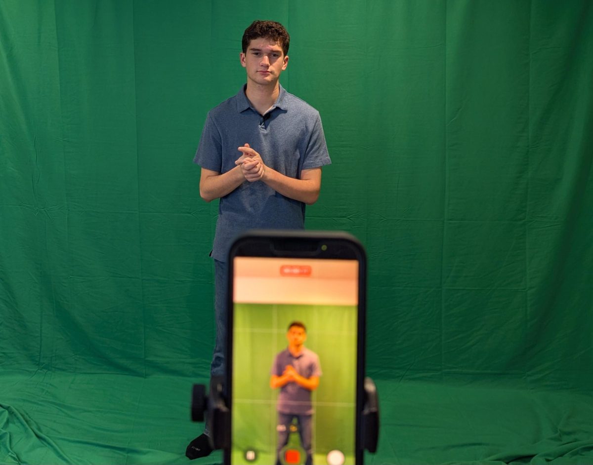 Sean Oksner filming his show, 60 second recap