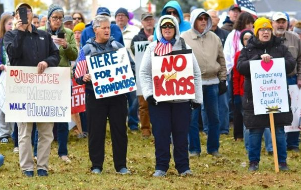 Protesters on No Kings Day fight for their rights peacefully. (Photo credit: Charles Chriscuolo)
